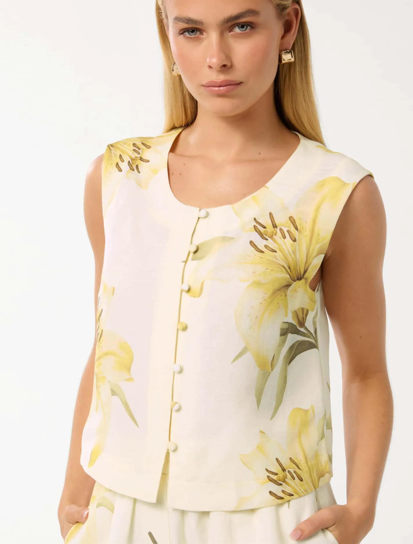 Willow Linen Vest