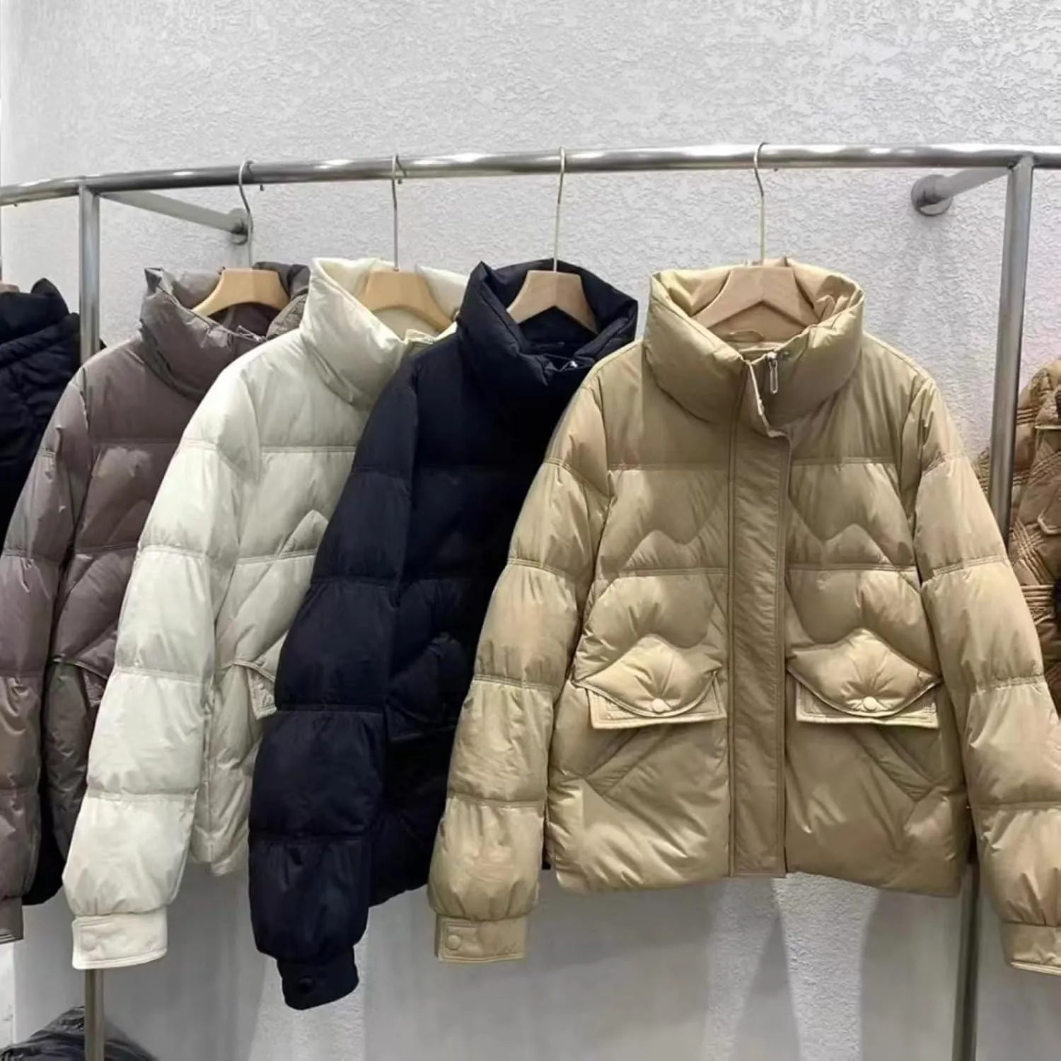Women's Short Duck Down Jacket Long Sleeve Zip Puffer Jacket Elegant Warm Quilted Coat with Pockets
